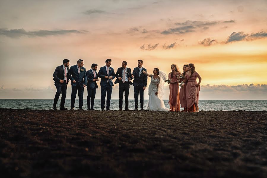 Fotografo di matrimoni Tanya Bonnet (taniabonnet). Foto del 1 aprile 2022