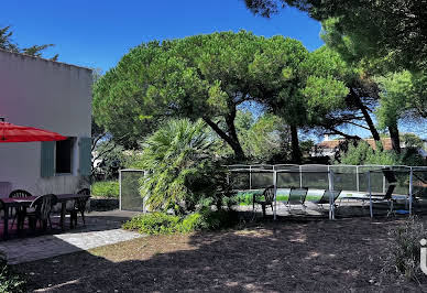 House with pool and terrace 3