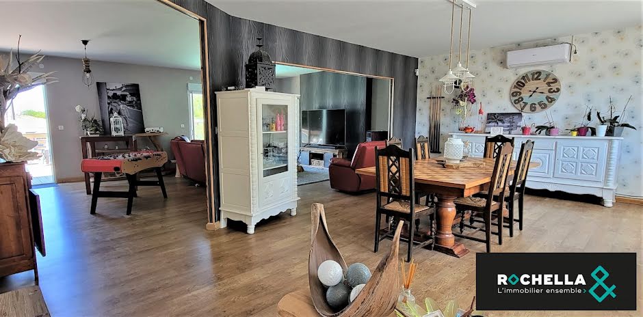 Vente maison 10 pièces 424 m² à Saint-Jean-d'Angély (17400), 392 300 €