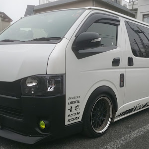 ハイエースバン TRH200V