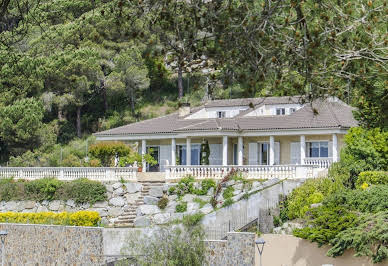 Maison avec piscine et jardin 14