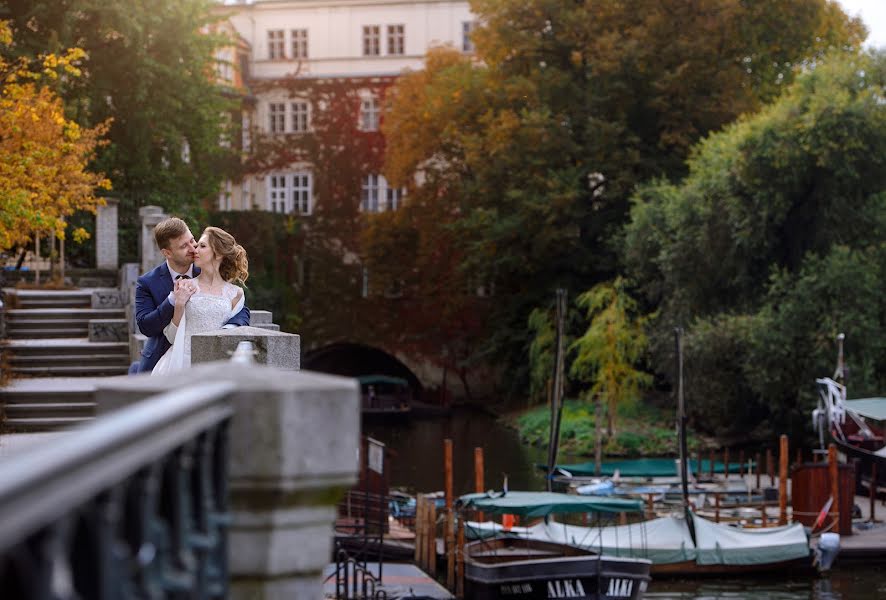 Wedding photographer Artem Danilov (alkor2206). Photo of 28 September 2017