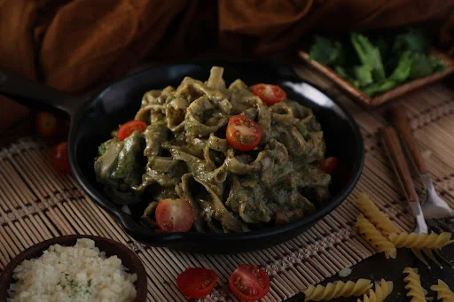 Non Veg Pesto Pandey Pasta