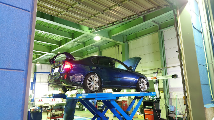 レガシィB4のしんちゃんフランク・アライメント調整・車検めんどい…・KTS Factoryに関するカスタム事例の投稿画像1枚目