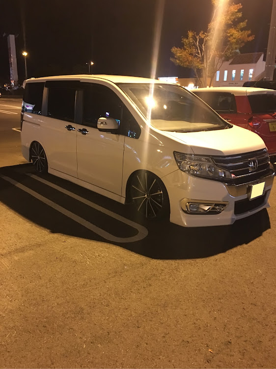 おーしまさんが投稿したステップワゴンスパーダ・過去車・ステップワゴン・車高短に関するカスタム事例の投稿画像1枚目