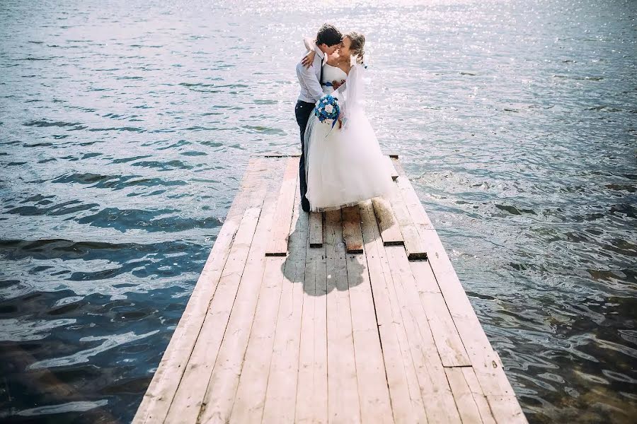 Fotógrafo de casamento Pavel Kalyuzhnyy (kalyujny). Foto de 3 de dezembro 2017