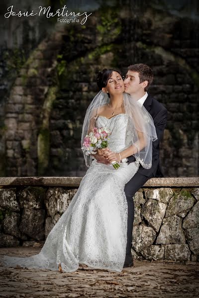 Fotografo di matrimoni Josue Martínez (josuemartinez). Foto del 13 novembre 2019