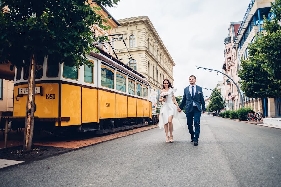 Wedding photographer Anna Rostova (arostova). Photo of 27 July 2020