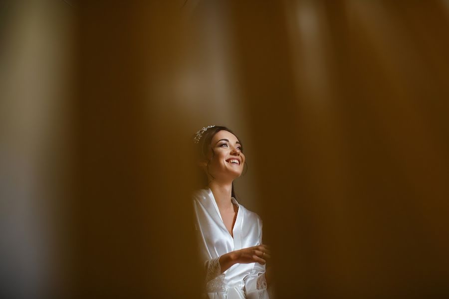 Fotógrafo de casamento Elena Kostkevich (kostkevich). Foto de 8 de maio 2018