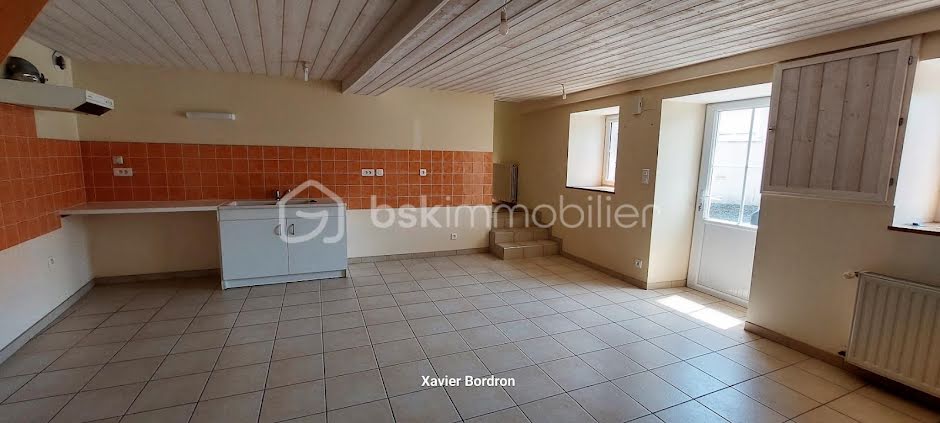 Vente maison 4 pièces 114 m² à Azay-sur-Thouet (79130), 140 000 €