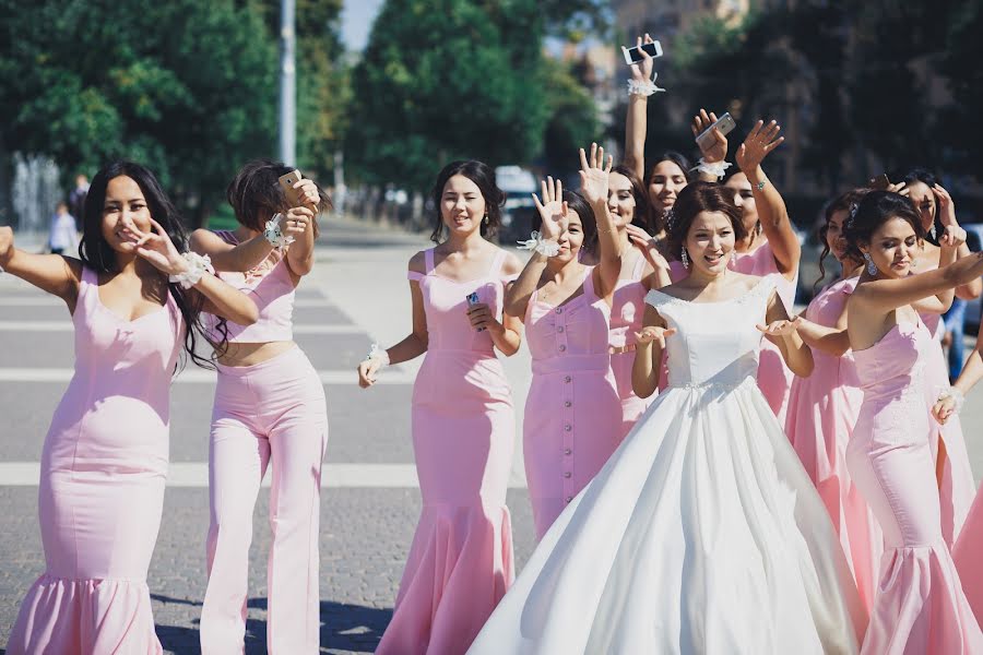 Fotografo di matrimoni Zhan Bulatov (janb). Foto del 5 ottobre 2016