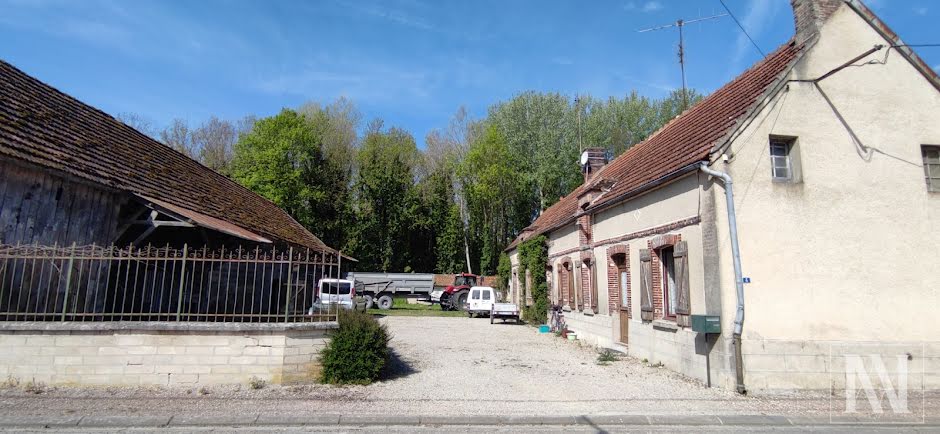 Vente ferme 4 pièces 117 m² à Saint-Martin-de-Bossenay (10100), 138 000 €