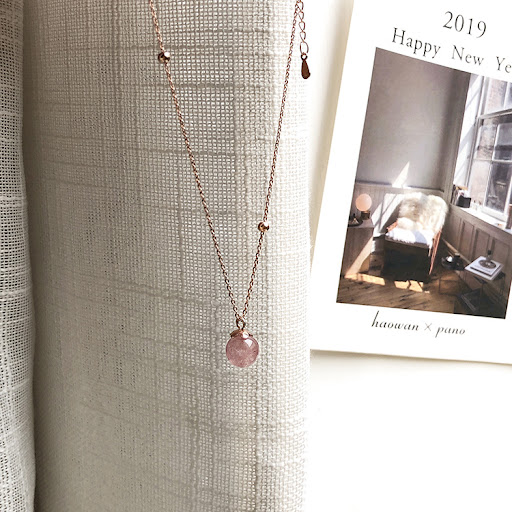 Title 5, Natural Strawberry Crystal Pendant Necklace