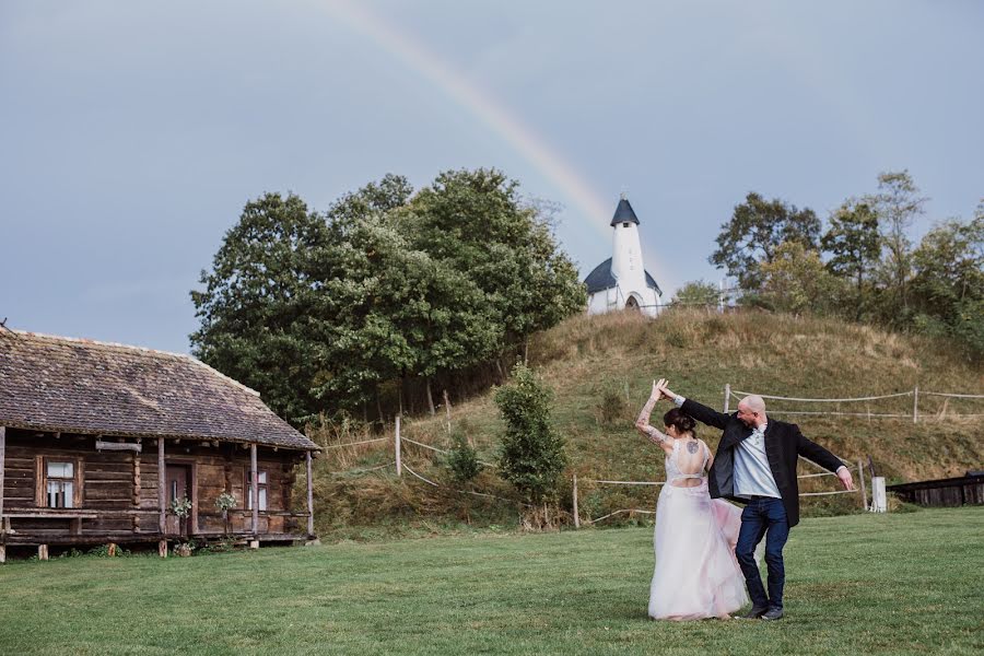 Fotógrafo de bodas Eszter Semsei (esztersemsei). Foto del 14 de septiembre 2020