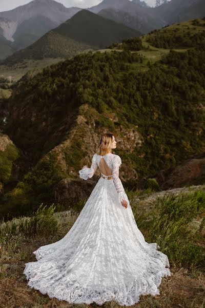 Fotografo di matrimoni Oksana Shuvalova (oksanashuvalova). Foto del 10 settembre 2019