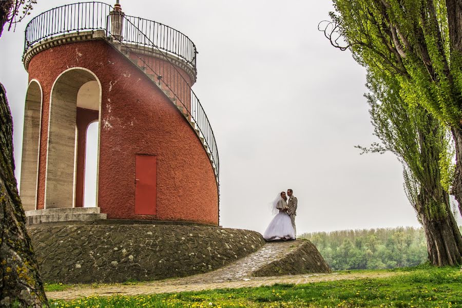 Fotograf ślubny Gábor Badics (badics). Zdjęcie z 13 kwietnia 2016