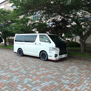 ハイエースバン TRH200V