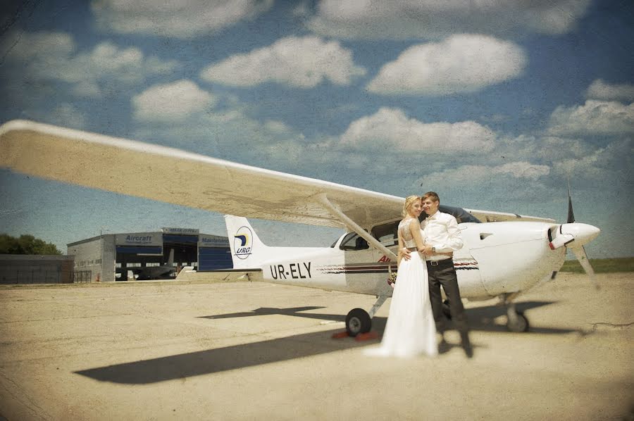 Wedding photographer Roman Zolotukhin (kadroman). Photo of 22 April 2016