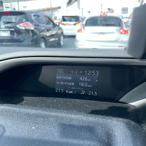 ヴォクシー ZRR80W