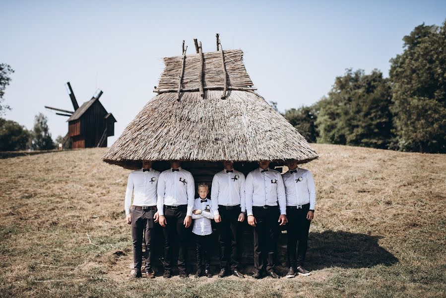 Pulmafotograaf Oleh Lazurka (lazurka300696). Foto tehtud 6 detsember 2019