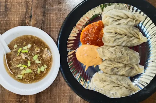 Chicken Steamed Momos [5 Pieces] With Chicken Soup