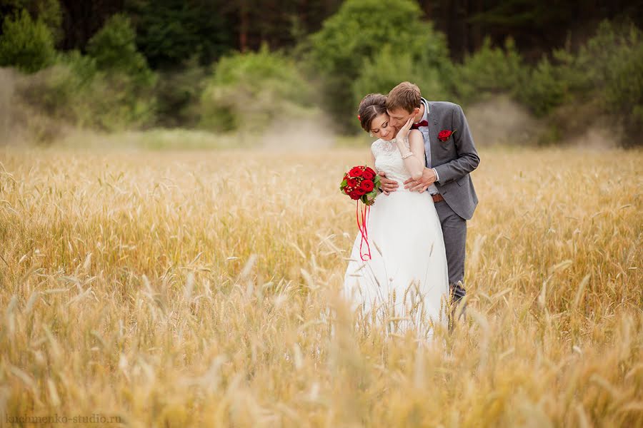 Wedding photographer Oksana Kuchmenko (milooka). Photo of 7 July 2014