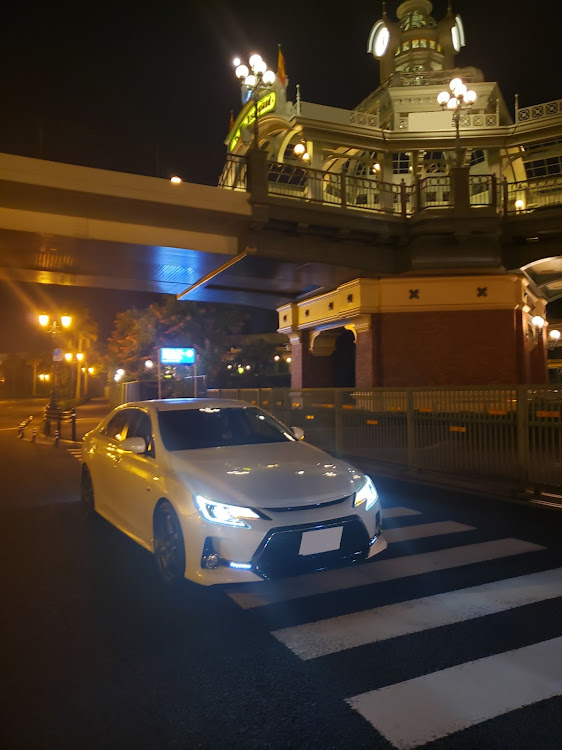 マークXの右斜め前写真展・深夜のドライブに関するカスタム事例の投稿画像1枚目