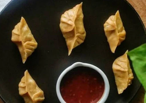 Paneer. Panang Curry Steam Wheat Momos (6 Pcs)