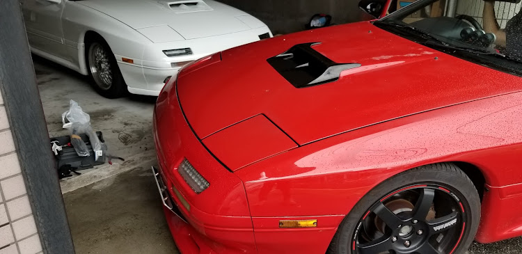 RX-7のRX-7・FCカブリオレ・みんなでつくろうホイール図鑑・角島絶景リベンジ・マツスピボンネットスクープに関するカスタム事例の投稿画像5枚目
