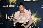 Sindi Dlathu has reminded her followers why she is an award-winning actress.