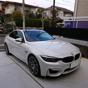 M4 クーペ