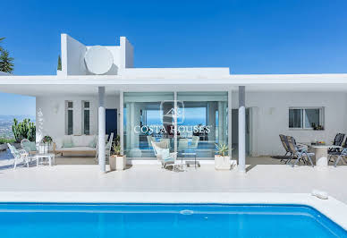 Villa with pool and terrace 15