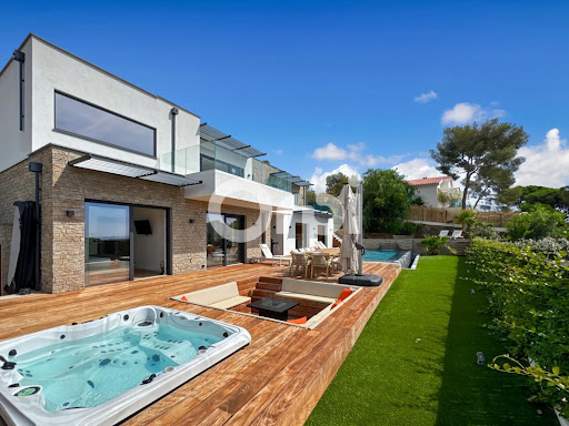 Villa with pool and terrace 1