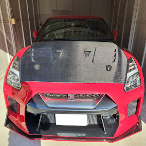 NISSAN GT-R