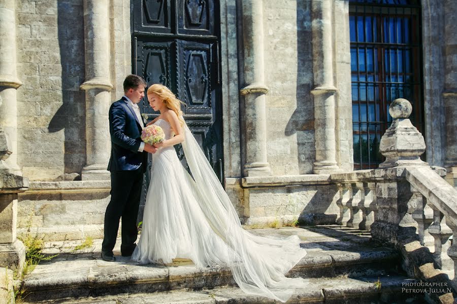 Fotógrafo de casamento Yuliya Petrova (petrovajulian). Foto de 3 de setembro 2015