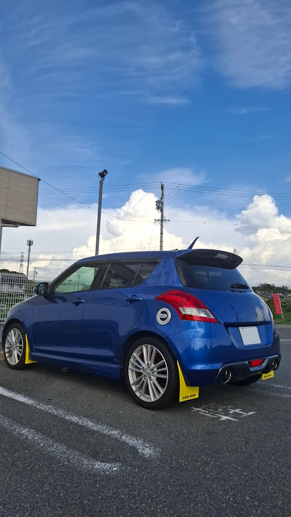 スイフトスポーツの秋の気配・ニャンチューン・空と雲と愛車・電線が邪魔に関するカスタム事例の投稿画像11枚目