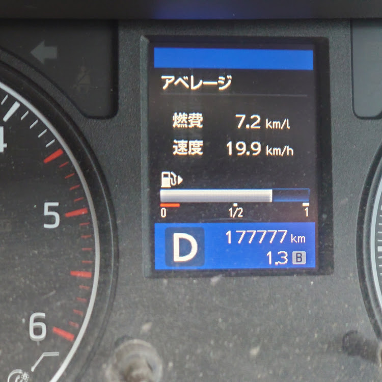 NV350キャラバンのキャラバンNV350・板金修理・洗車に関するカスタム事例の投稿画像1枚目