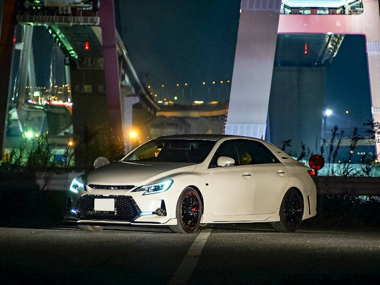 マークX G'sのドライブ・名港トリトン・rowenに関するカスタム事例の投稿画像1枚目