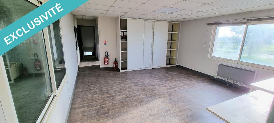 Vente maison  738 m² à Menomblet (85700), 111 000 €