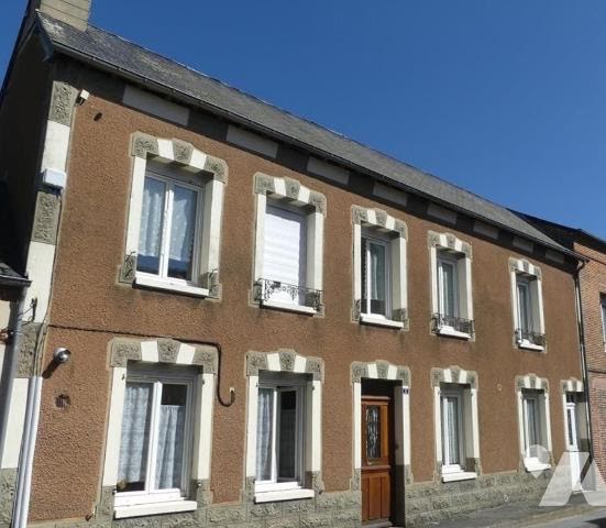 Vente maison 8 pièces 136 m² à Moulins-la-Marche (61380), 137 320 €