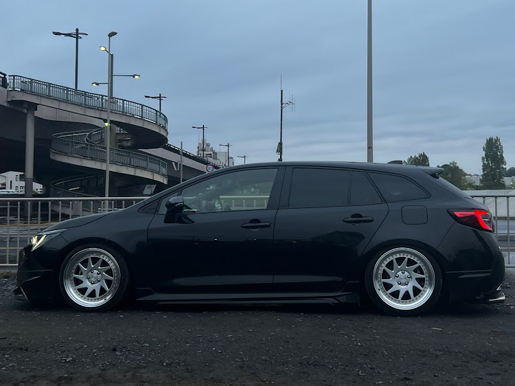 カローラツーリングのESRwheels・ホイール交換に関するカスタム事例の投稿画像2枚目