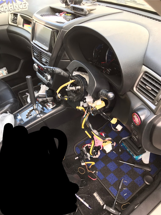 エクシーガのOBD メーター・エクシーガ・LED・ハンドル交換・スパイラルケーブル交換に関するカスタム事例の投稿画像1枚目