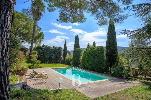 House with pool 2