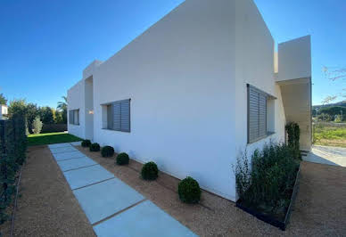 House with pool and terrace 3