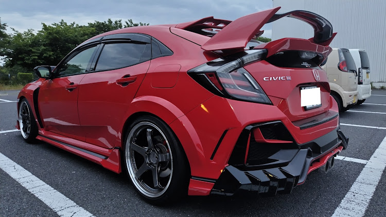 シビックタイプRのマッドマックス:フュリオサ・RZ-DF2・ADVAN Racing・FK8・天下一品ラーメンに関するカスタム事例の投稿画像2枚目