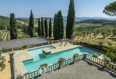 Propriété avec piscine et jardin 4