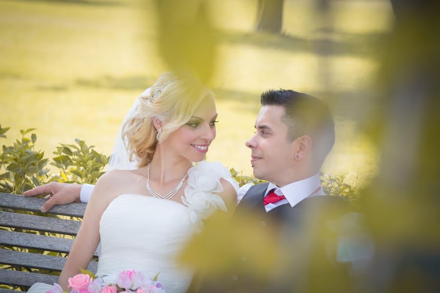 Fotógrafo de casamento Zoltan Bakos (bakos). Foto de 3 de março 2019