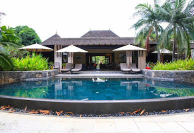 Villa with pool and terrace 2