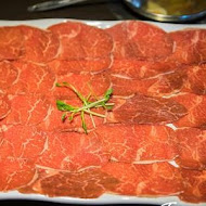 肉多多火鍋