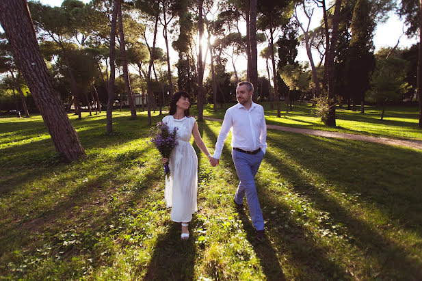 Wedding photographer Elena Lourie (moreloveinitaly). Photo of 6 April 2019